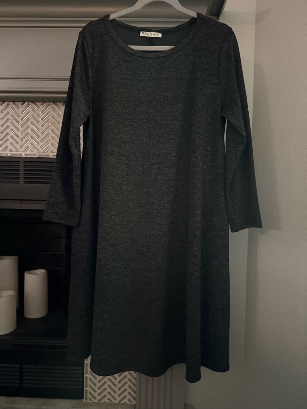 Classic Three-Quarter Sleeve Midi Dress in Dark Gray